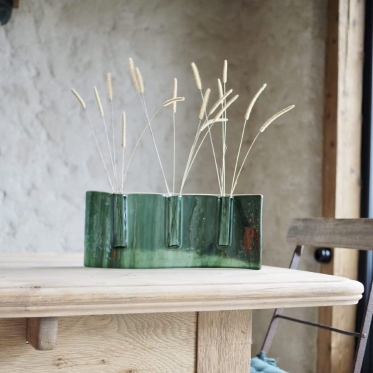 Falisty wazon szklany IZERY cieniowany zielony.