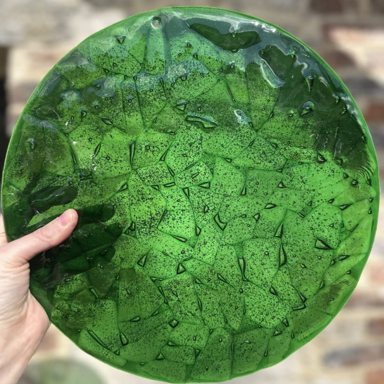 Dekoracja wisząca. Zielone (Amazon Green) koło 30 cm.